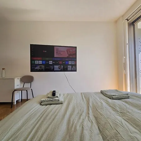 Cozy With A Terrace Apartment *