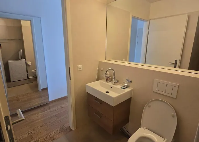 شقة Cozy With A Terrace *